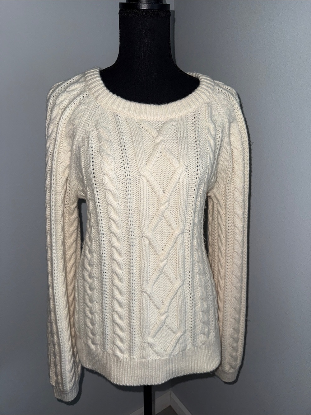 Abercrombie & Fitch Cream Cable Knit Crewneck Sweater